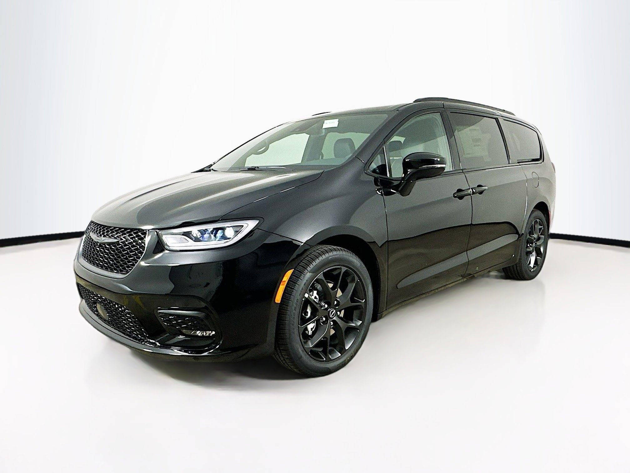 2026 Chrysler Pacifica Limited's photo