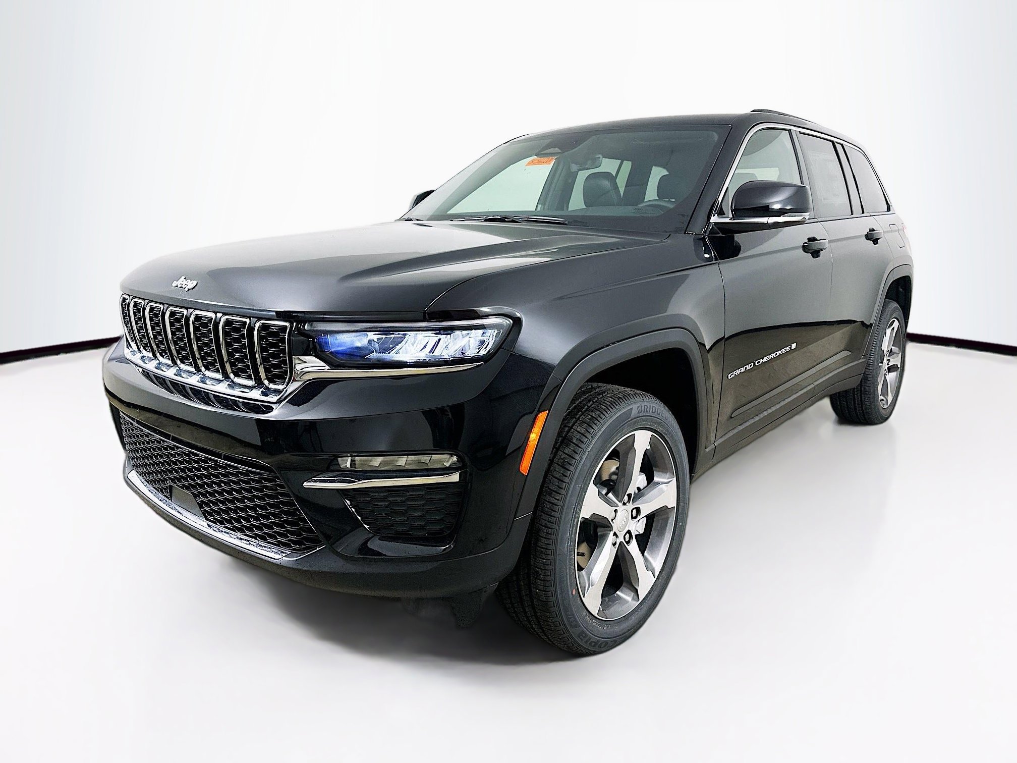 2025 Jeep Grand Cherokee Limited's photo