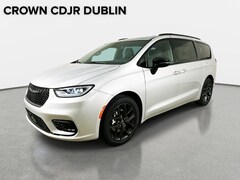 2026 Chrysler Pacifica Limited Passenger Van