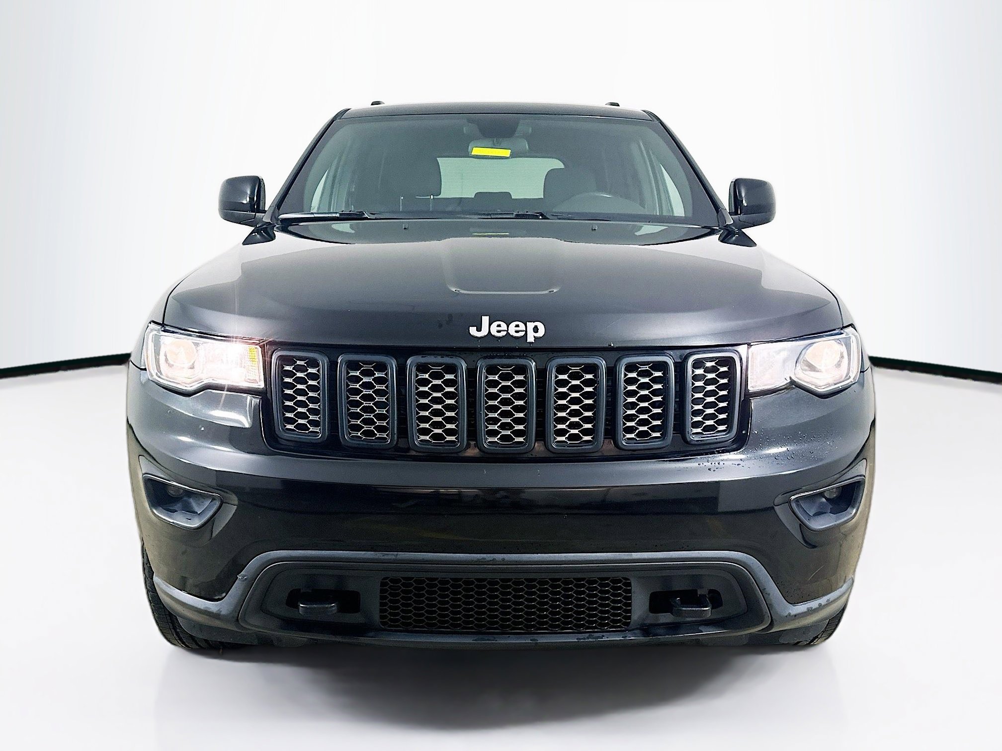 2018 Jeep Grand Cherokee Laredo E photo 2