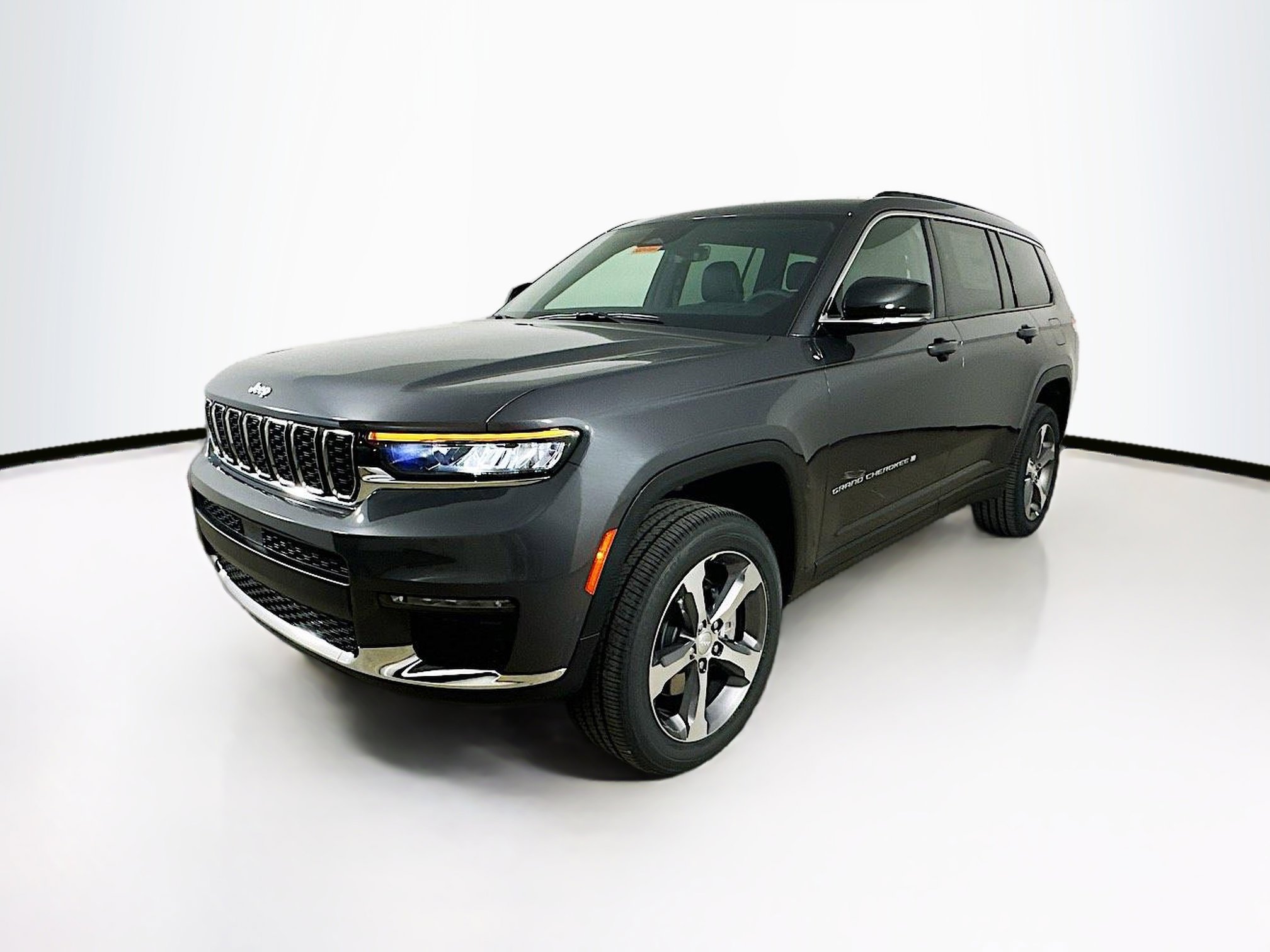 2025 Jeep Grand Cherokee L photo 3