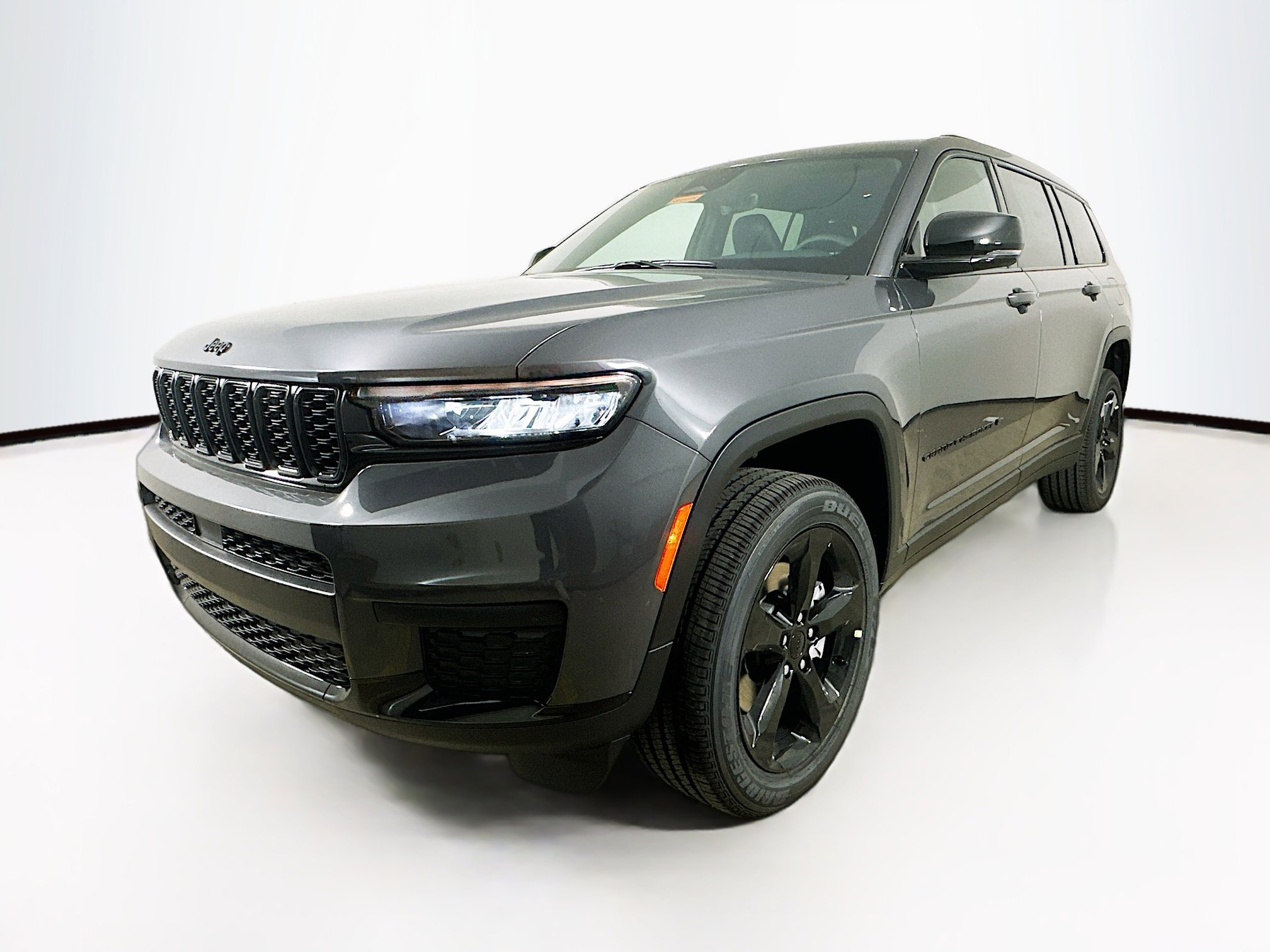 2025 Jeep Grand Cherokee Laredo Altitude X photo 3