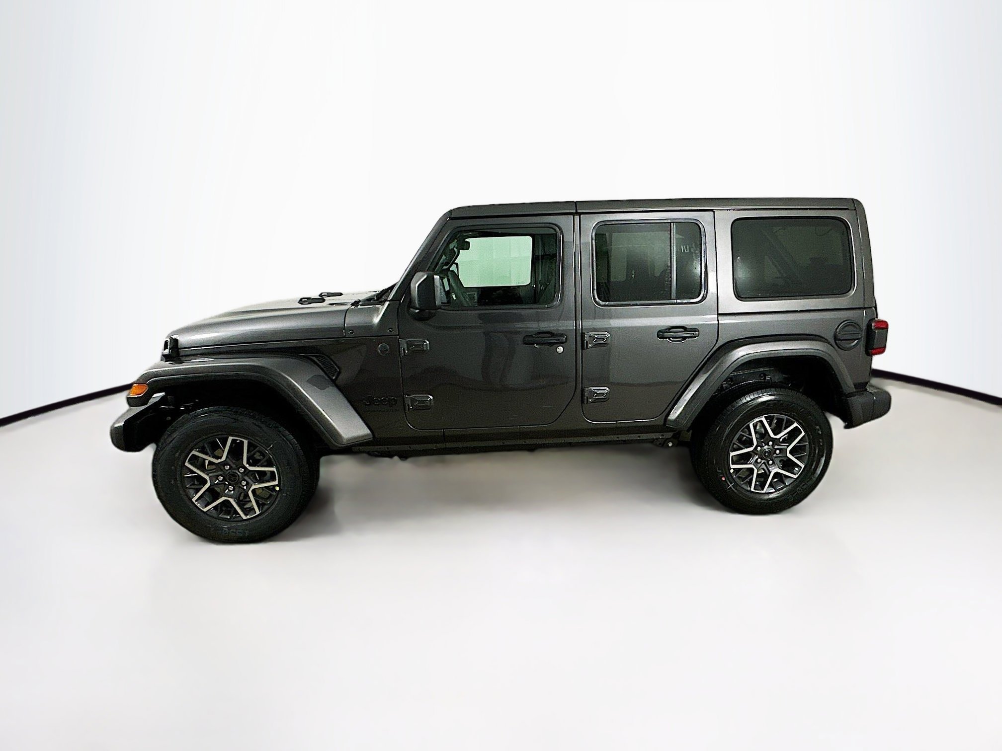 2025 Jeep Wrangler Sahara photo 4