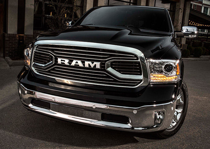 ram1500-exterior-grille (1).jpg