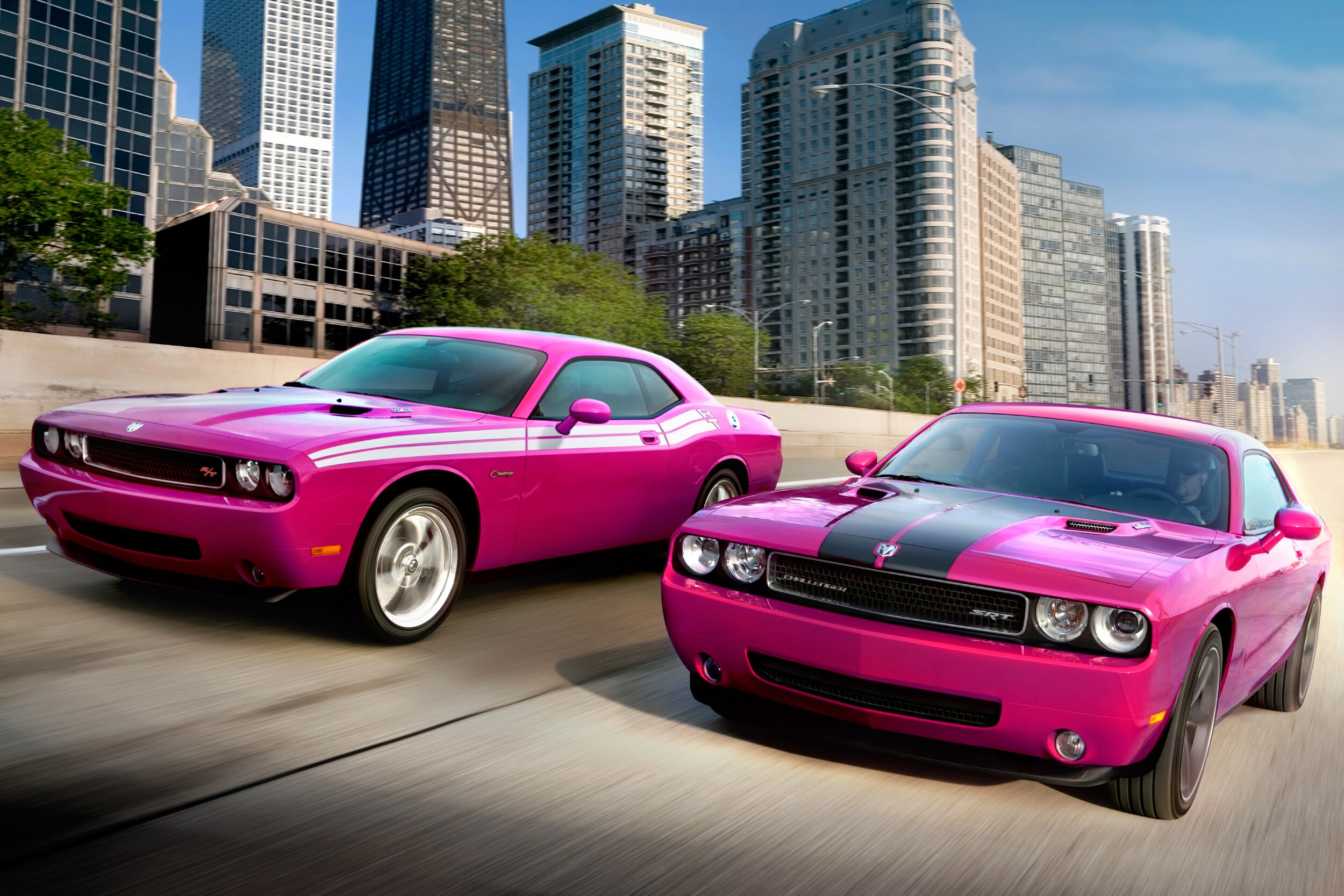 2010-dodge-challenger-rt-classic-furious-fuchsia-01.jpg