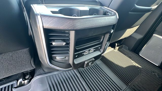 2026 RAM 3500 Laramie - Photo 19