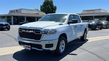 2025 Ram 1500 TRADESMAN CREW CAB 4X4 5'7 BOX Pickup
