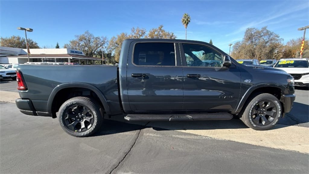 New 2026 Ram 1500 BIG HORN CREW CAB 4X4 5'7 BOX Pickup