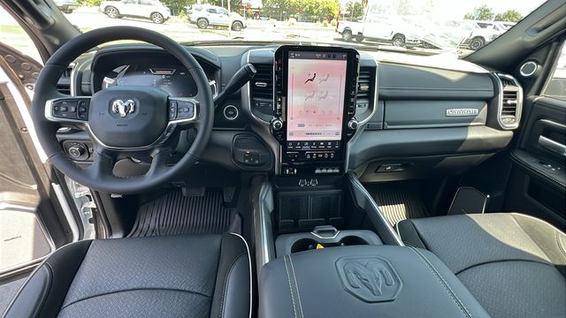 2026 RAM 3500 Laramie - Photo 20