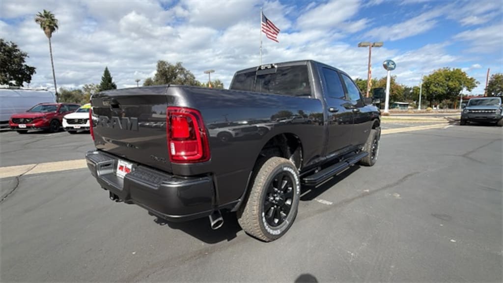 New 2026 Ram 2500 LARAMIE CREW CAB 4X4 6'4 BOX Pickup