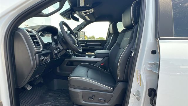 2026 RAM 3500 Laramie - Photo 35