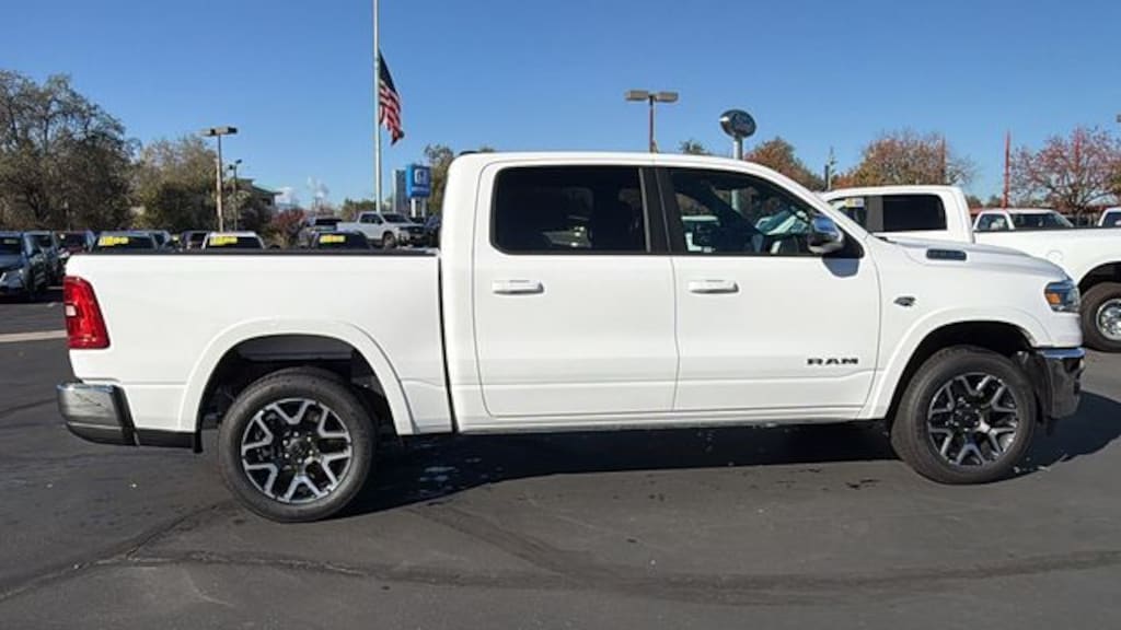 New 2026 Ram 1500 LARAMIE CREW CAB 4X4 5'7 BOX Pickup