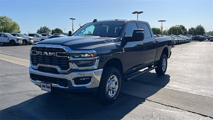 2025 Ram 2500 TRADESMAN CREW CAB 4X4 6'4 BOX Pickup