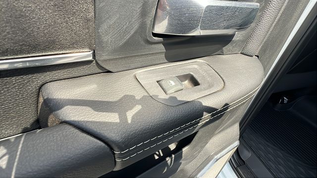 2026 RAM 3500 Laramie - Photo 17