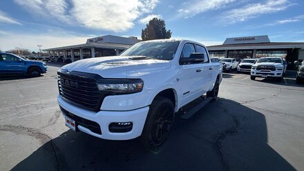 2026 Ram 1500 LARAMIE CREW CAB 4X4 5'7 BOX Pickup