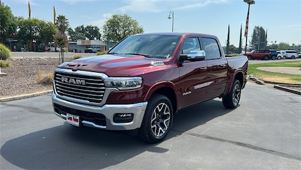 2025 Ram 1500 LARAMIE CREW CAB 4X4 5'7 BOX Pickup