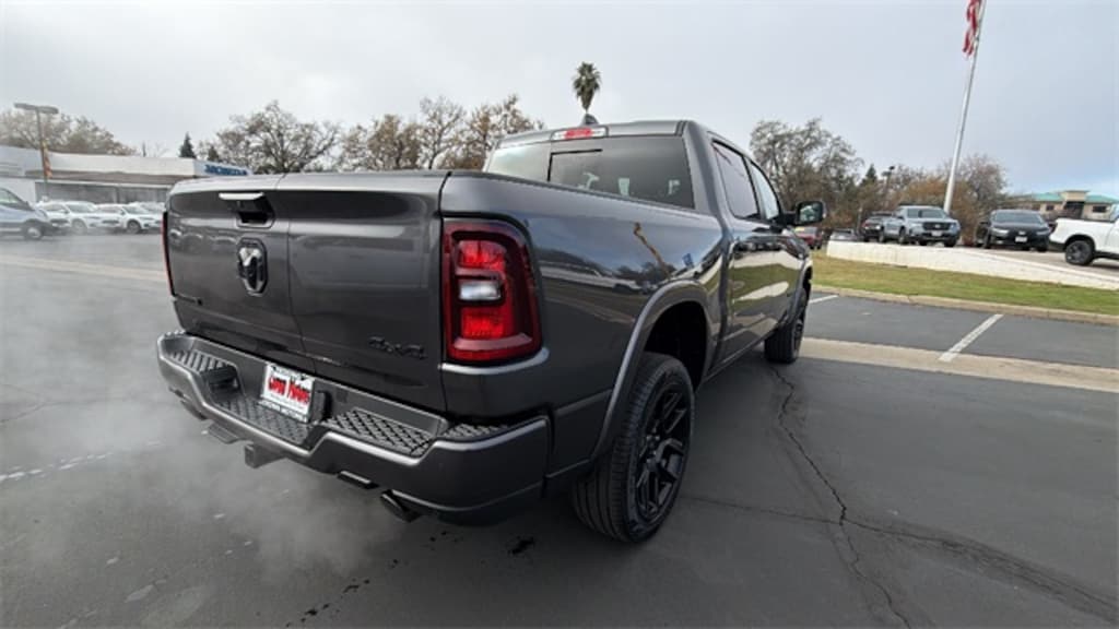 New 2026 Ram 1500 LARAMIE CREW CAB 4X4 5'7 BOX Pickup