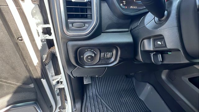 2026 RAM 3500 Laramie - Photo 33