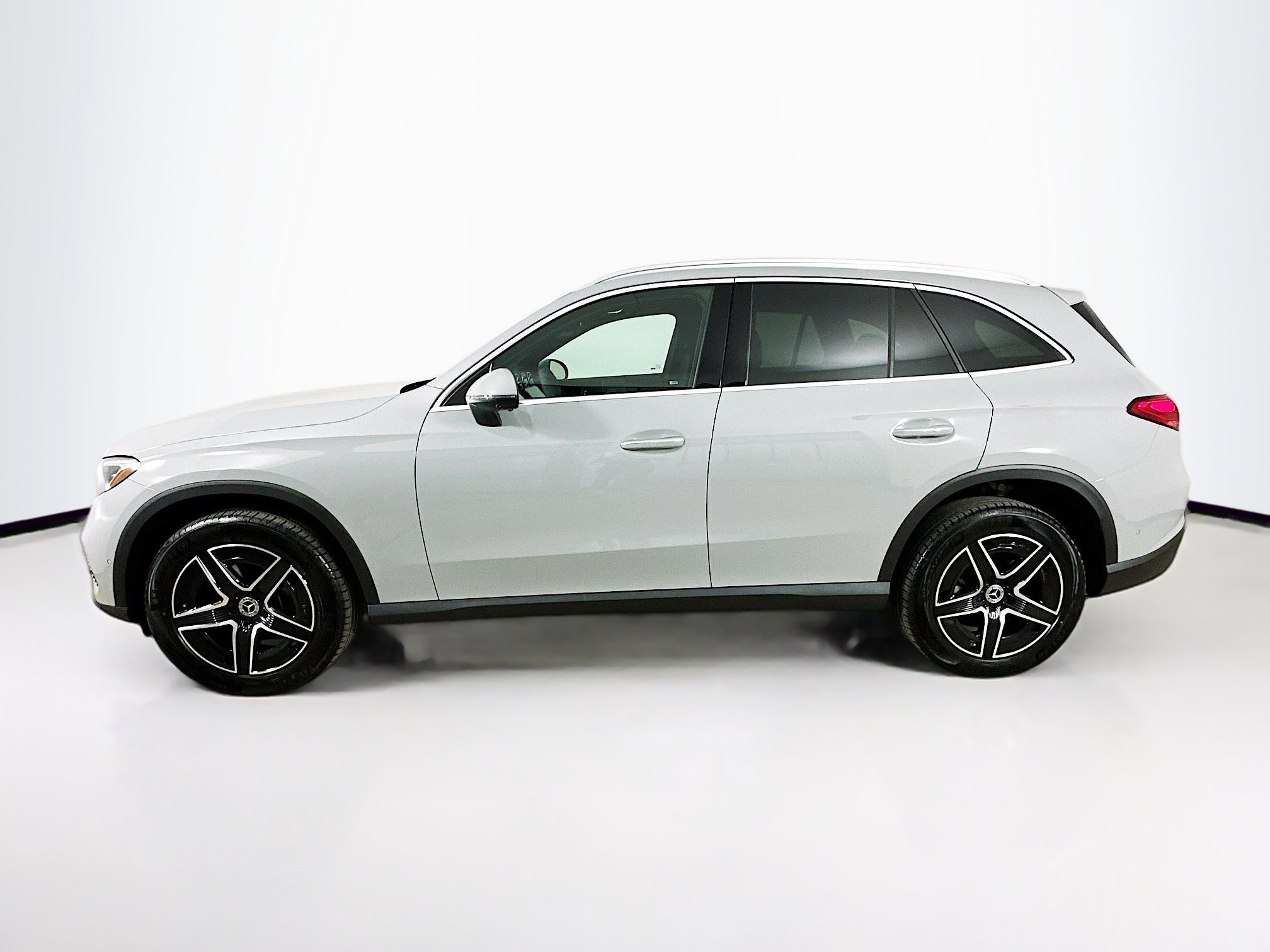 2026 Mercedes Benz GLC 300 4MATIC photo 3