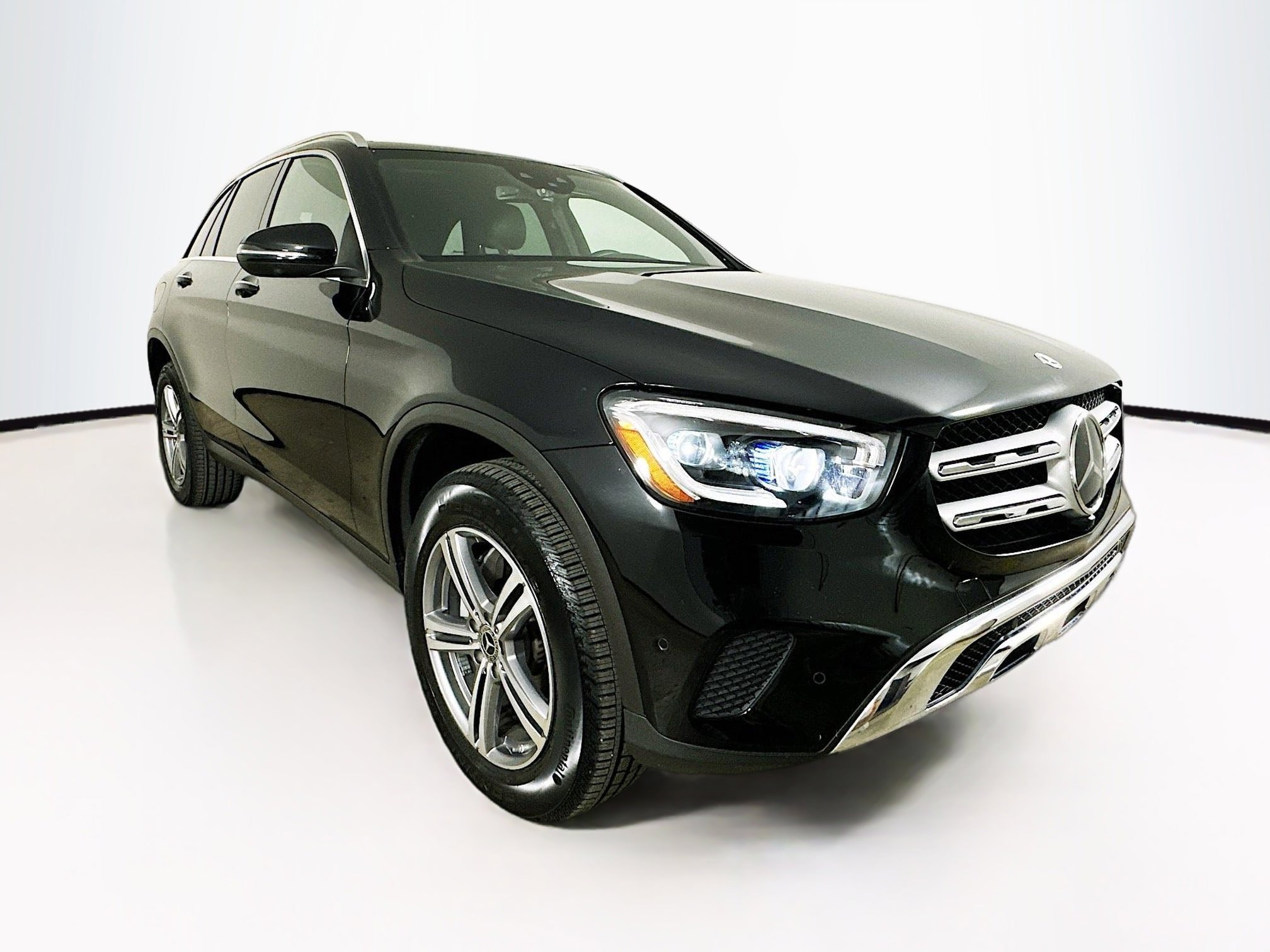 2022 Mercedes-Benz GLC GLC300's photo
