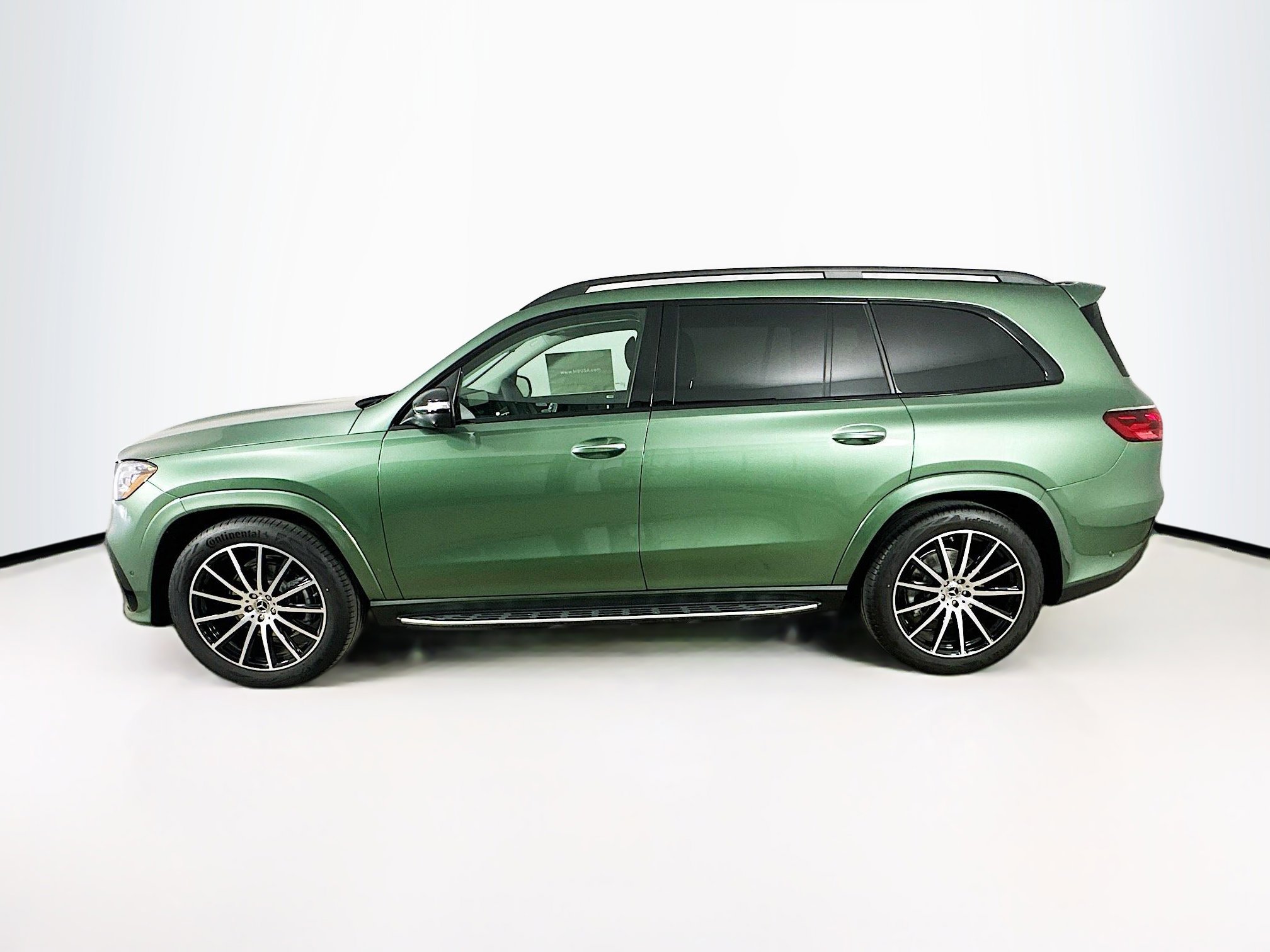 2026 Mercedes Benz GLS 450 4MATIC photo 4