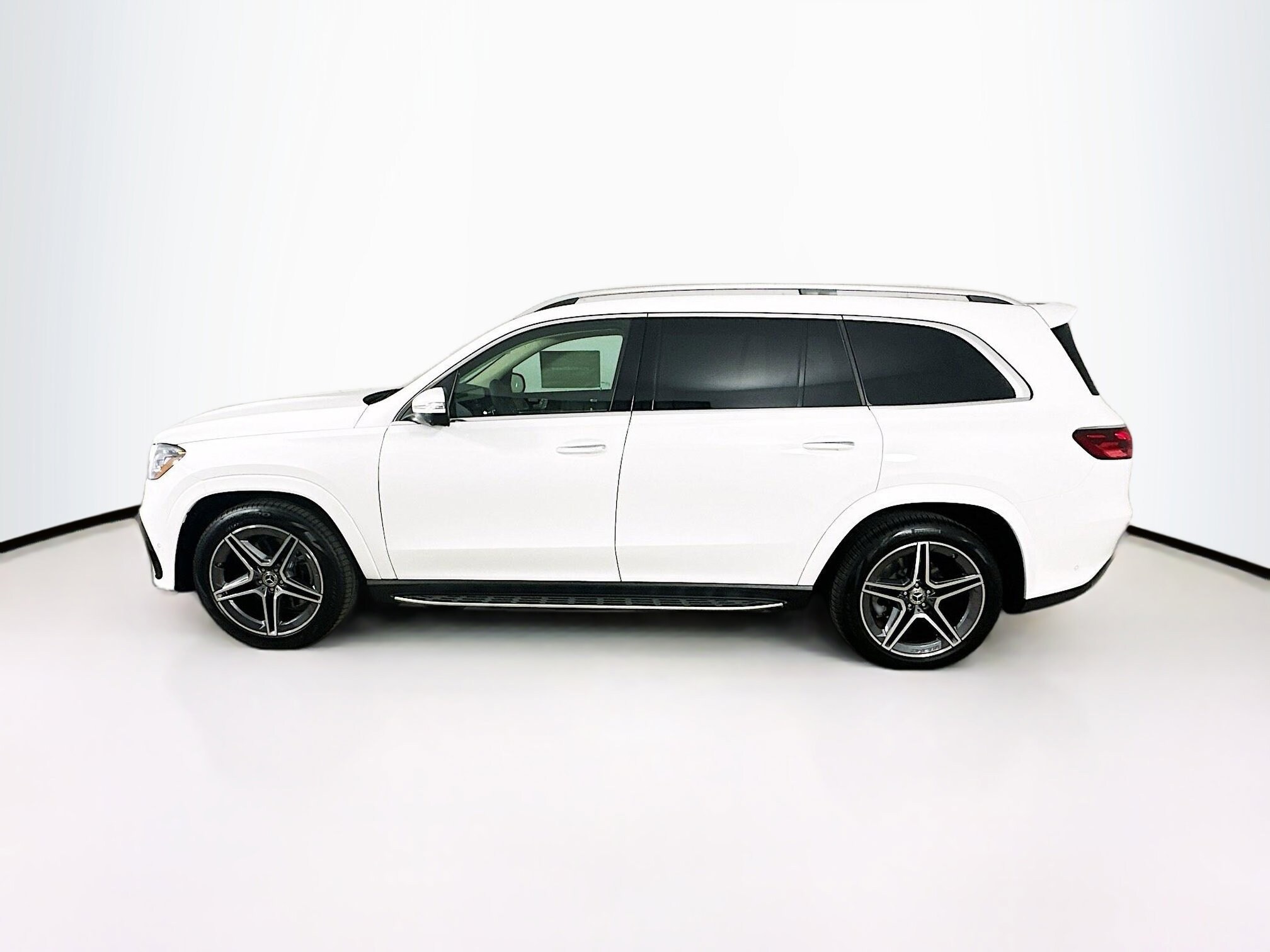 2026 Mercedes Benz GLS 450 4MATIC photo 4