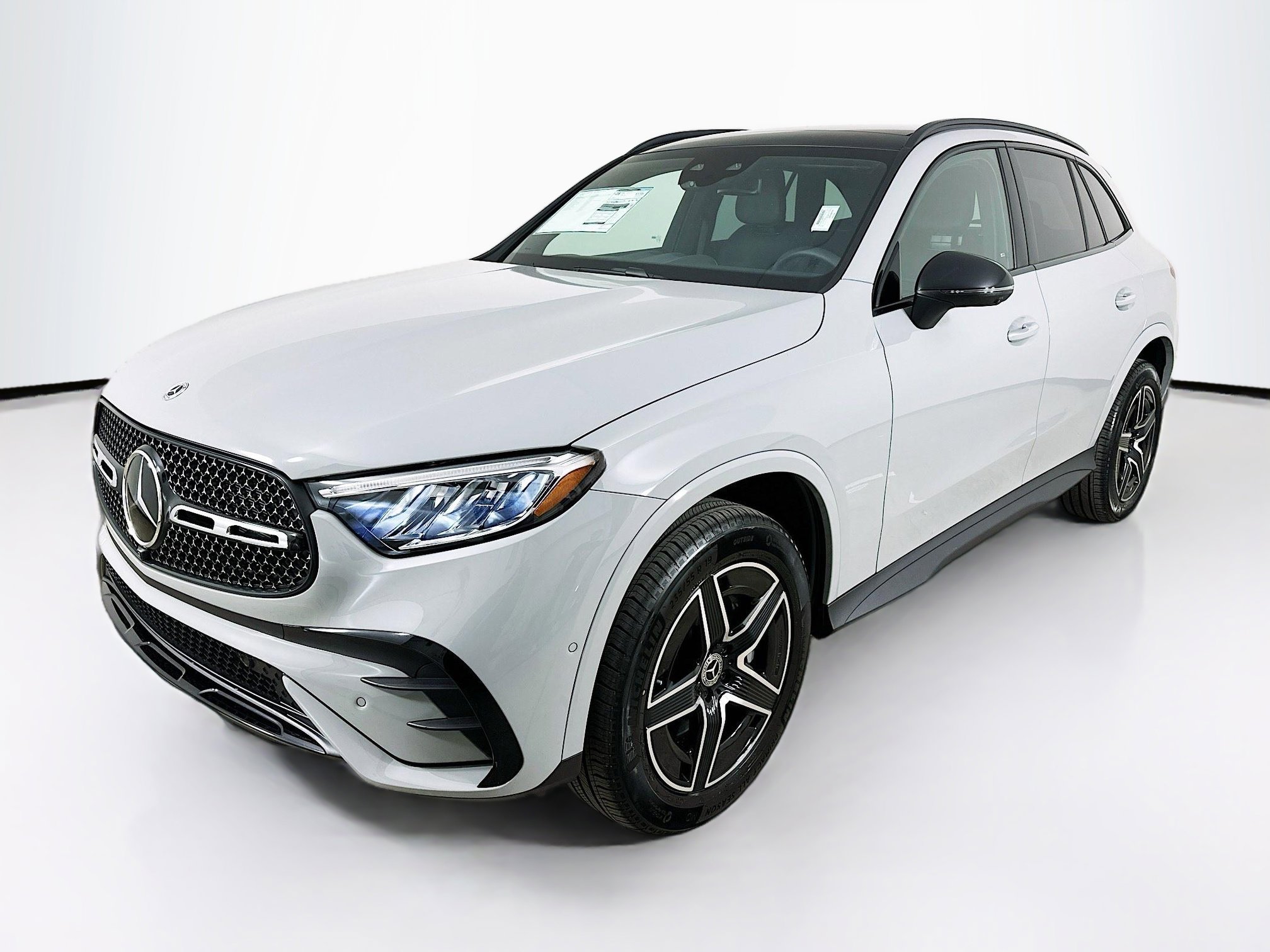 2026 Mercedes Benz GLC 300 4MATIC photo 2