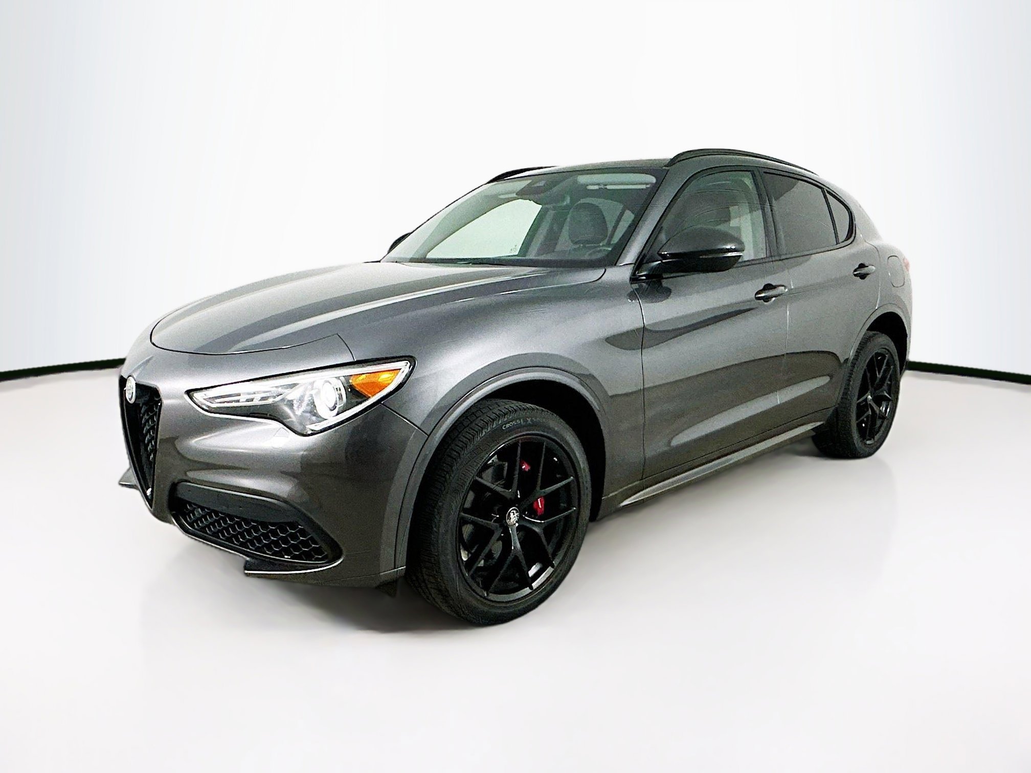 2021 Alfa Romeo Stelvio Ti photo 2