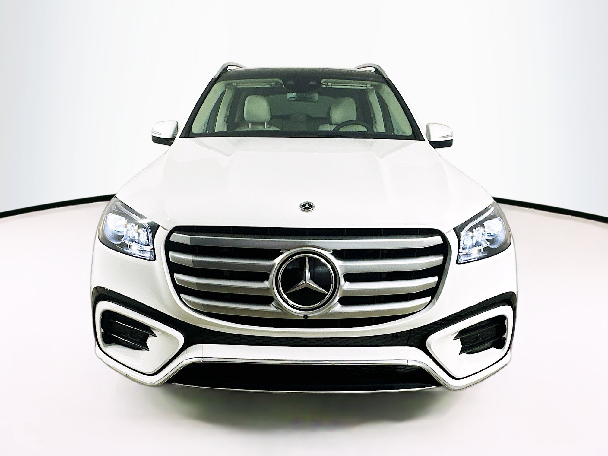 2026 Mercedes Benz GLS 450 4MATIC photo 2