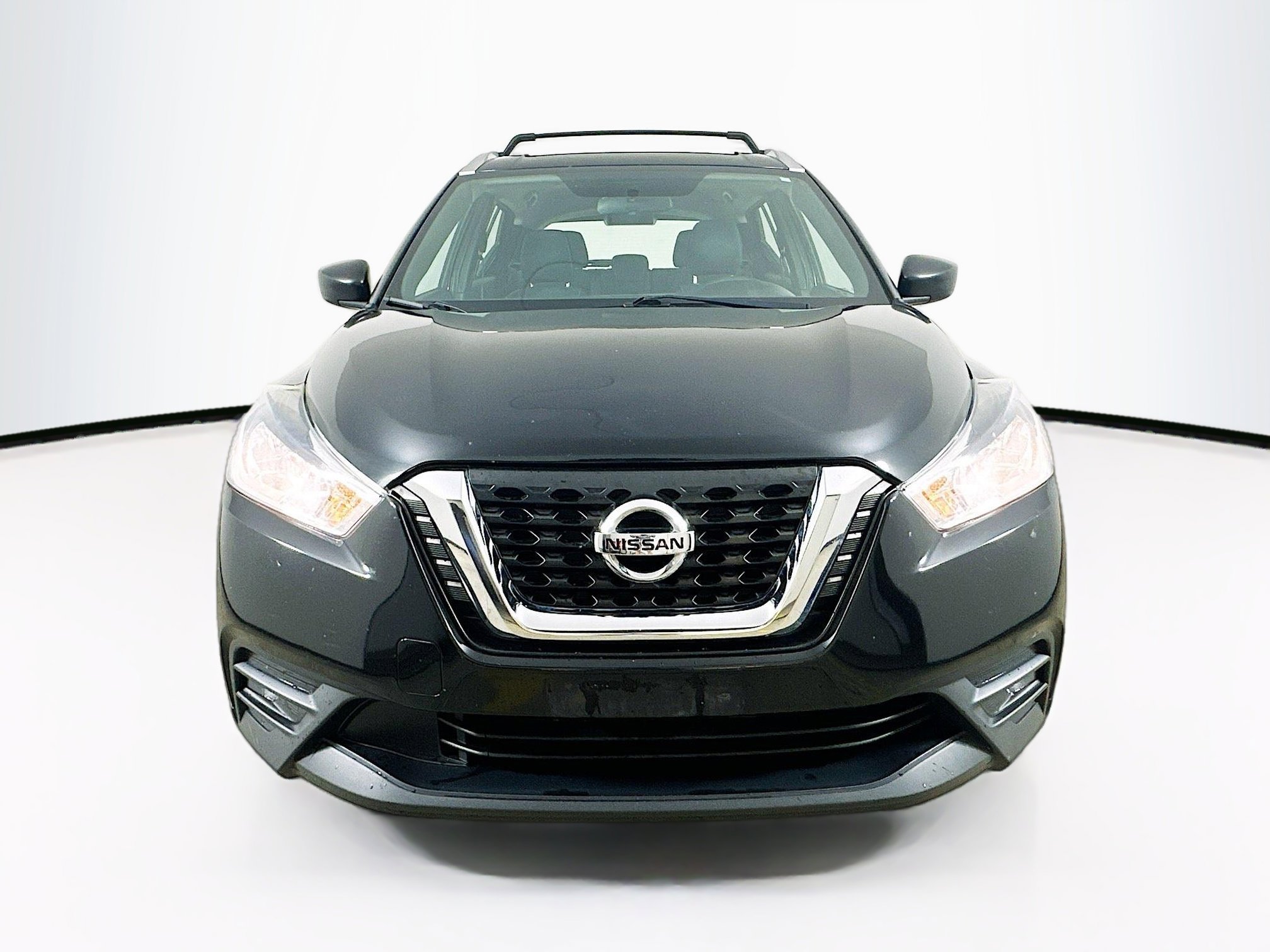 2019 Nissan Kicks S photo 2