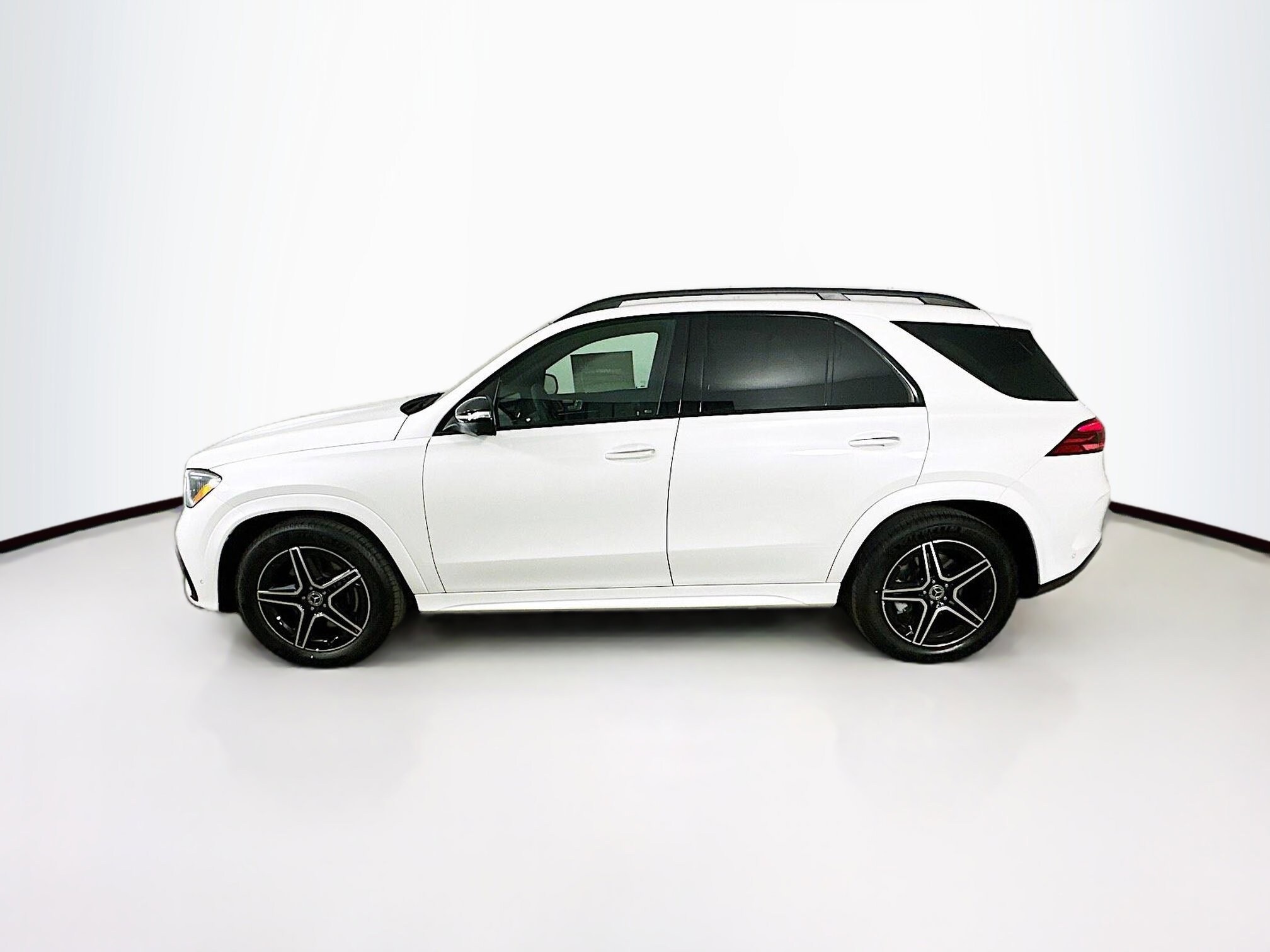 2025 Mercedes Benz GLE 350 4MATIC photo 2