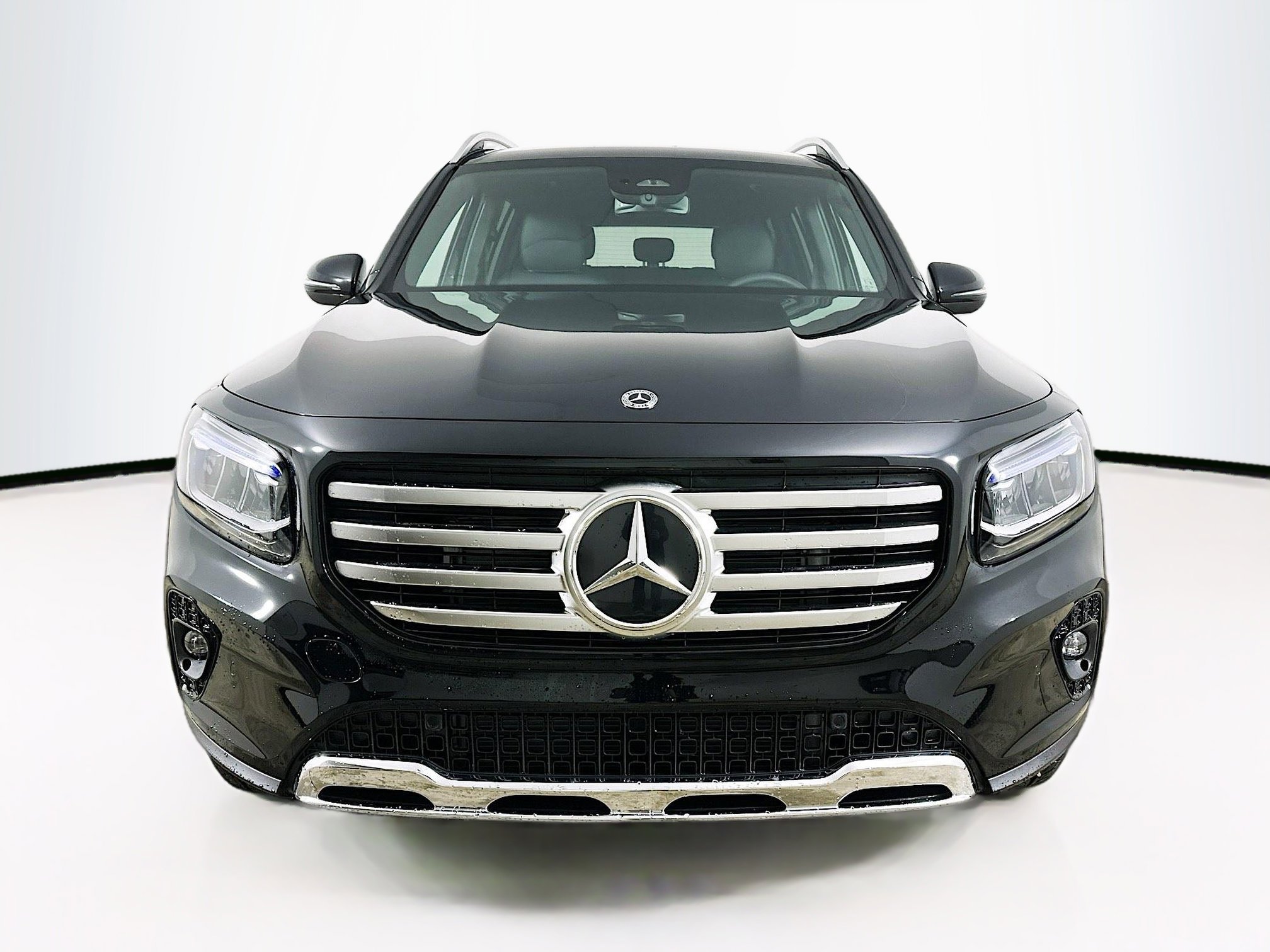 2025 Mercedes Benz GLB 250 4MATIC photo 2