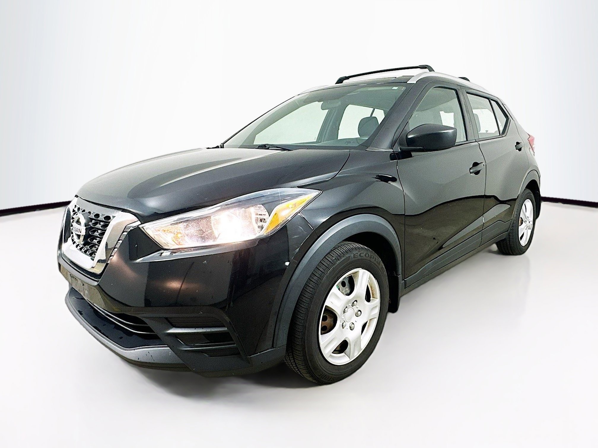 2019 Nissan Kicks S photo 3