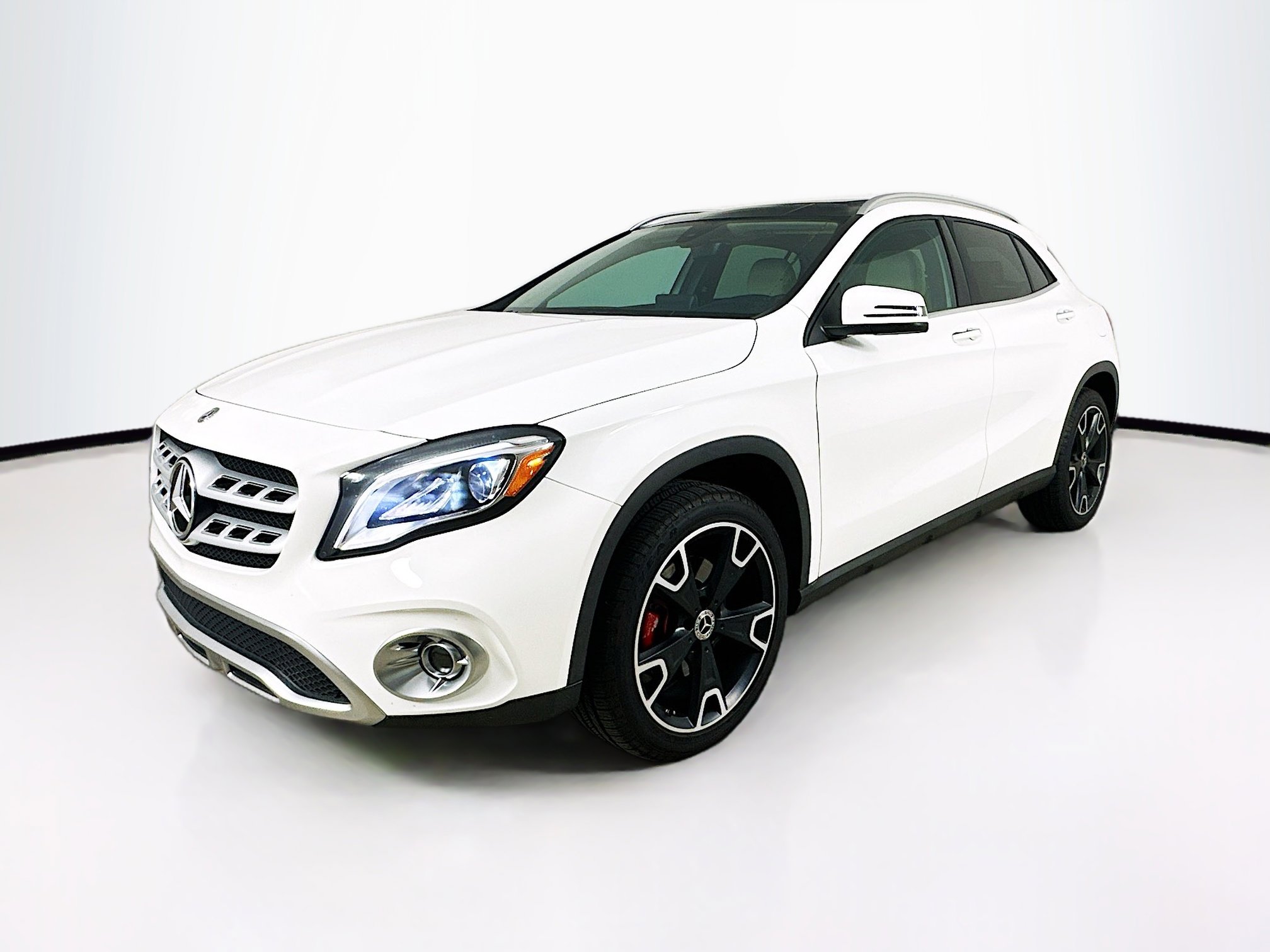 2020 Mercedes Benz GLA 250 4MATIC photo 3