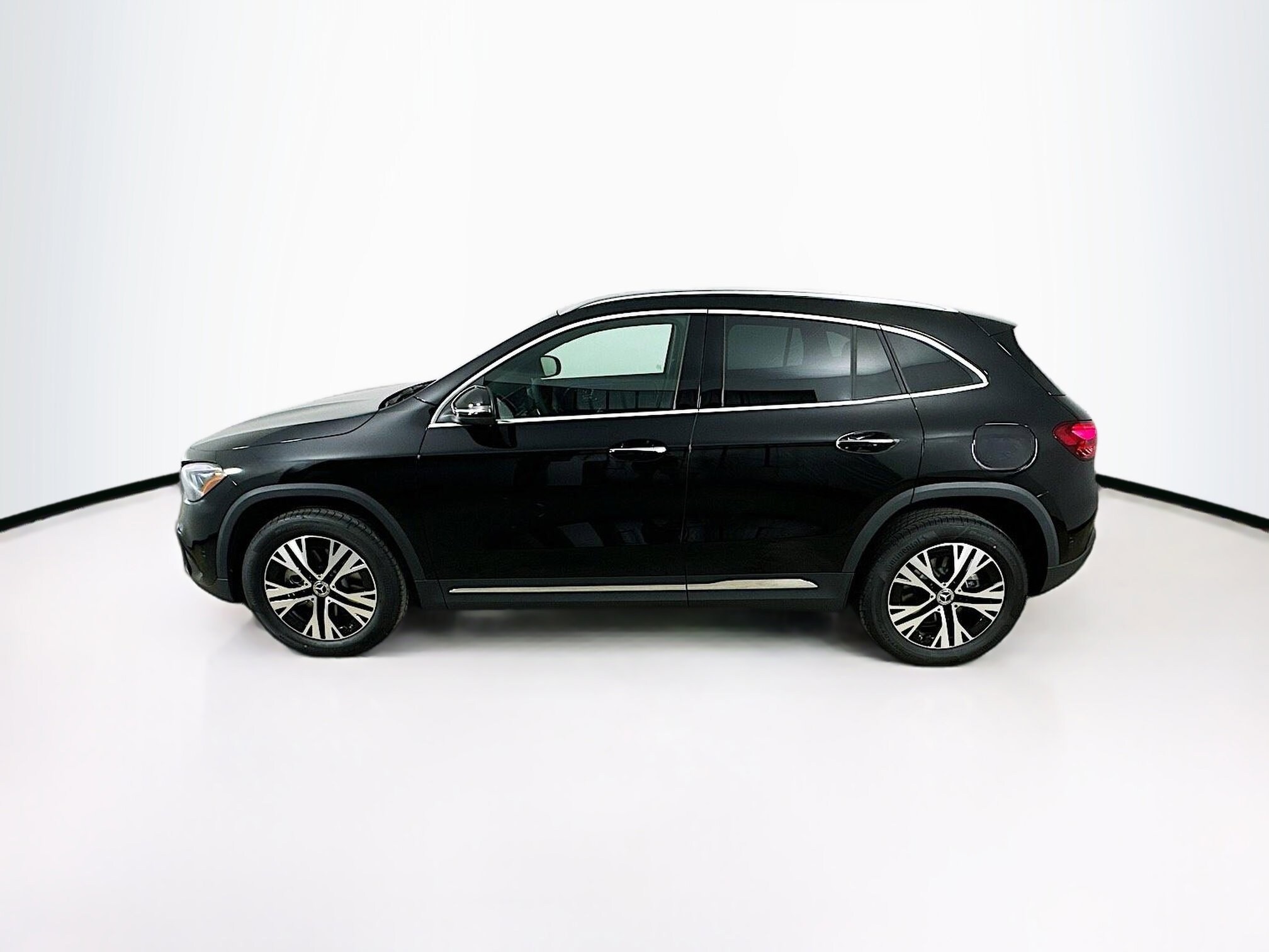 2025 Mercedes Benz GLA 250 4MATIC photo 4