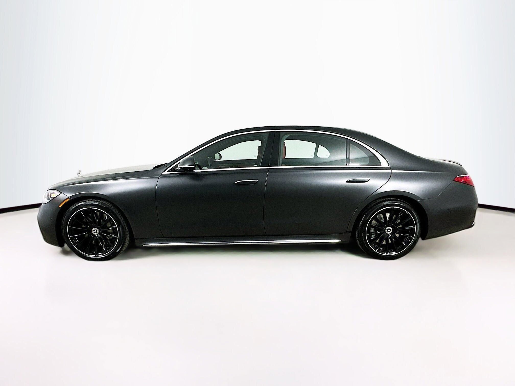 2026 Mercedes Benz S 580 4MATIC photo 2