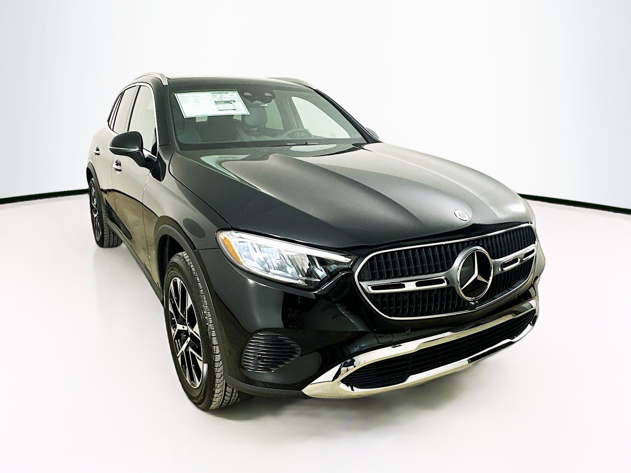 2026 Mercedes-Benz GLC Base's photo