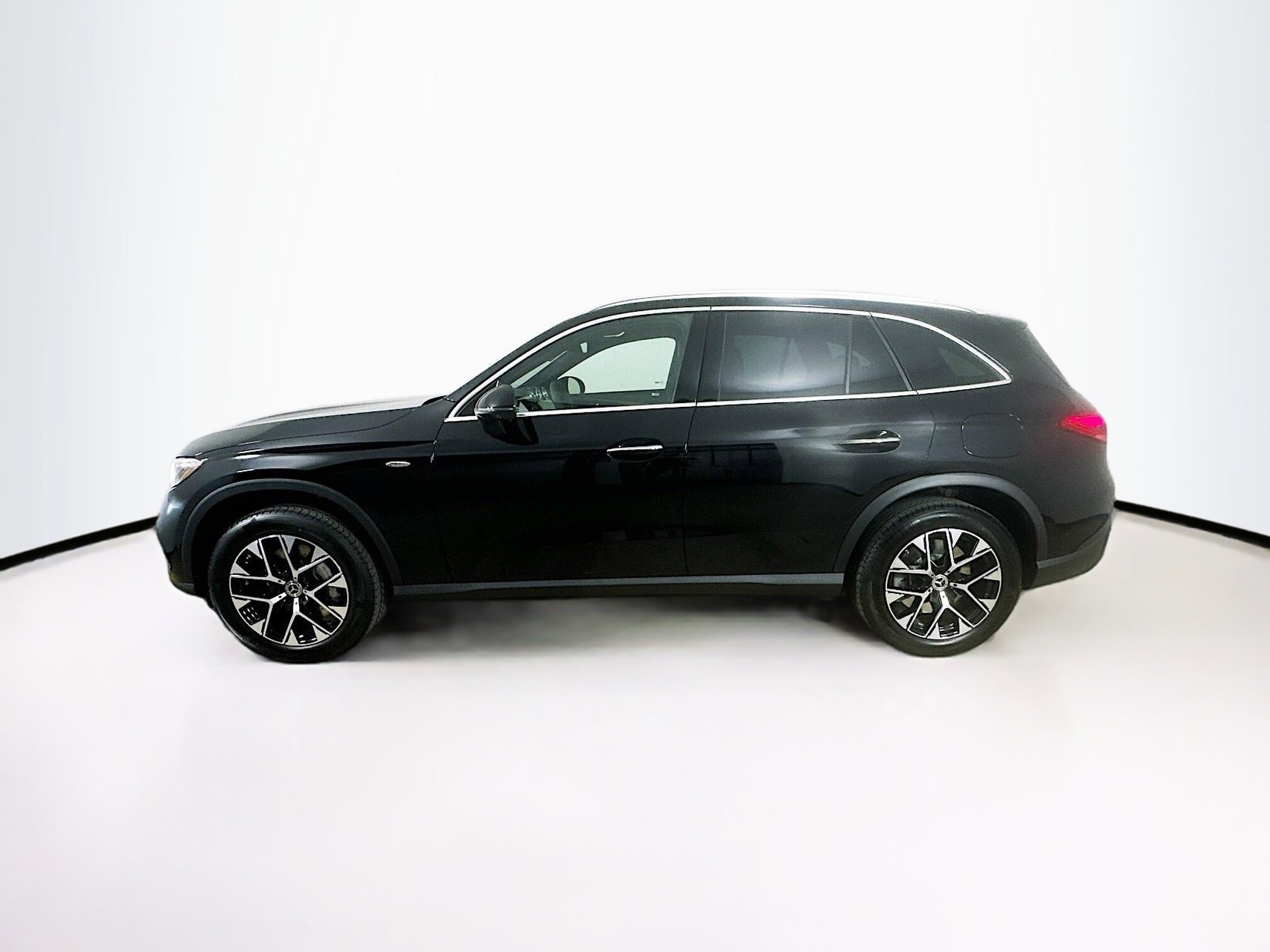 2025 Mercedes Benz GLC 350e 4MATIC photo 4