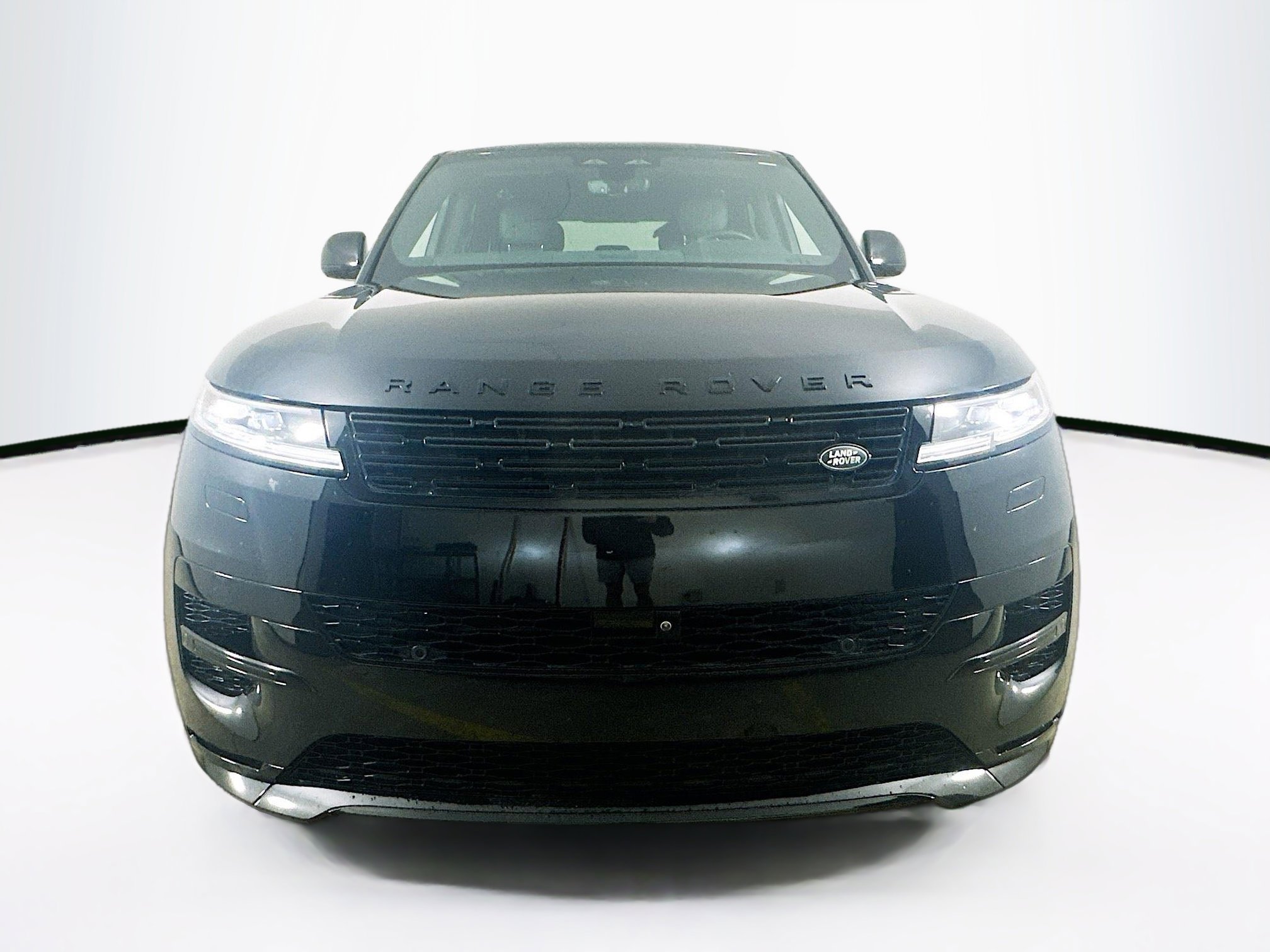 2024 Land Rover Range Rover Sport SE photo 2