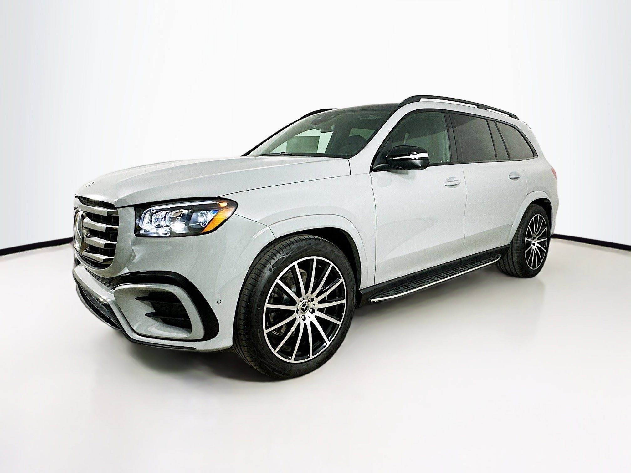 2025 Mercedes Benz GLS 450 4MATIC photo 3