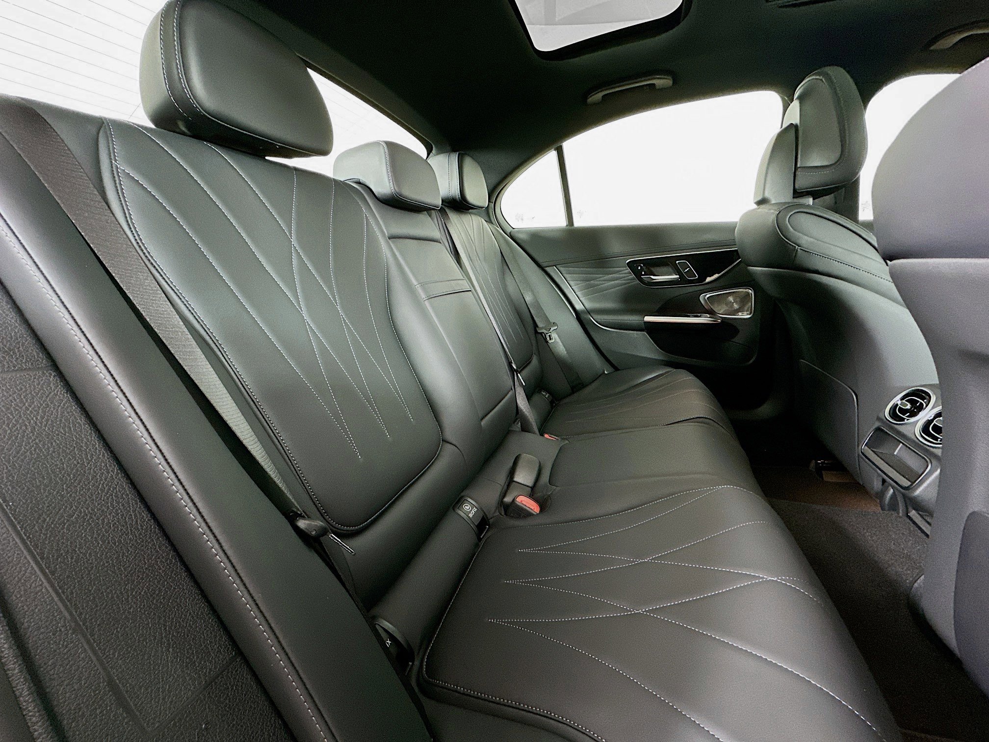 2025 Mercedes-Benz C-Class Sedan AMG C63 S E Peformance - Photo 35