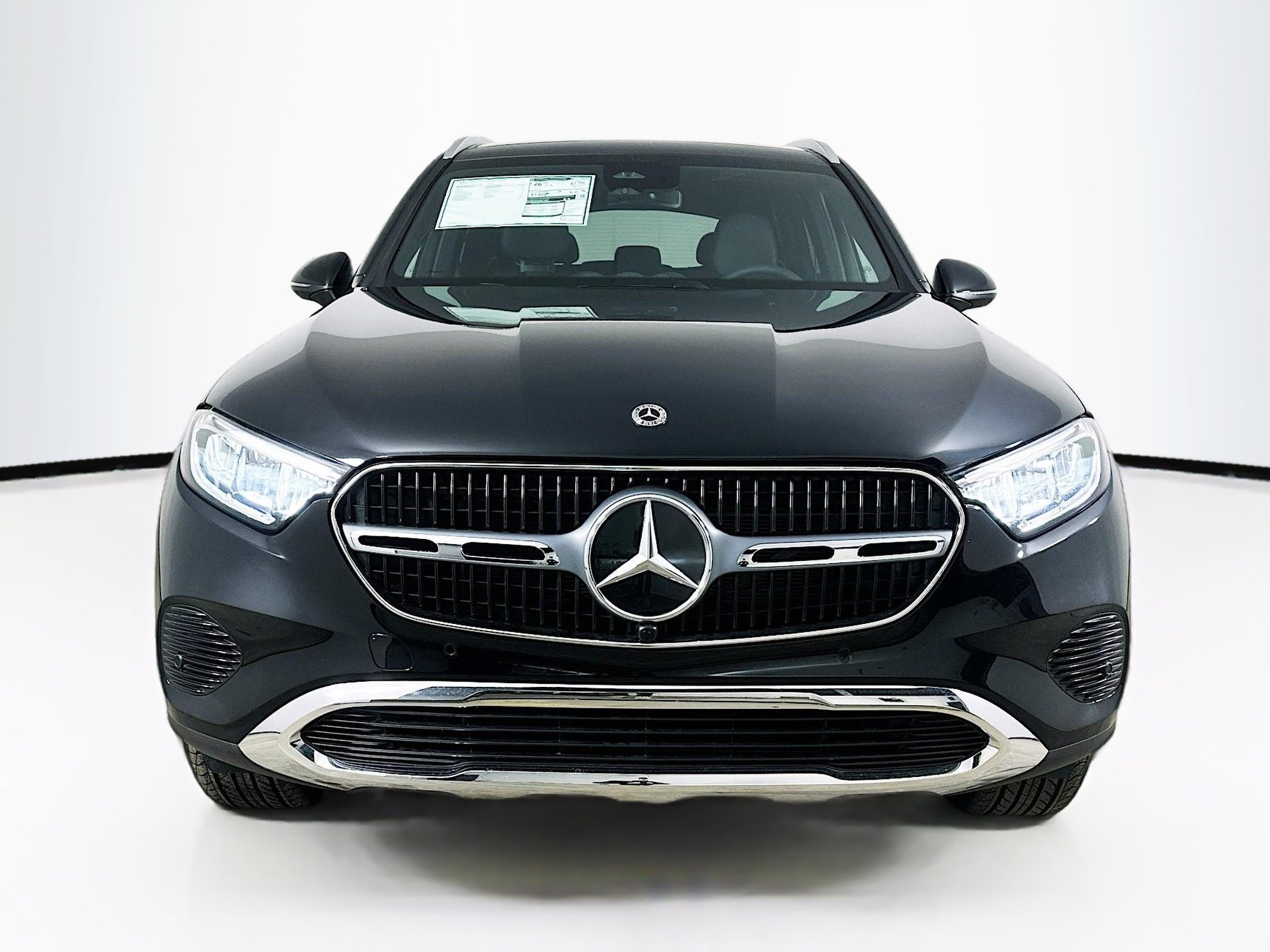 2025 Mercedes Benz GLC 300 4MATIC photo 2