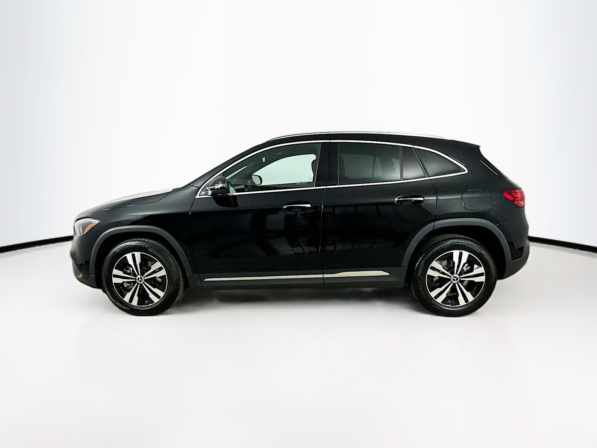 2025 Mercedes Benz GLA 250 4MATIC photo 4