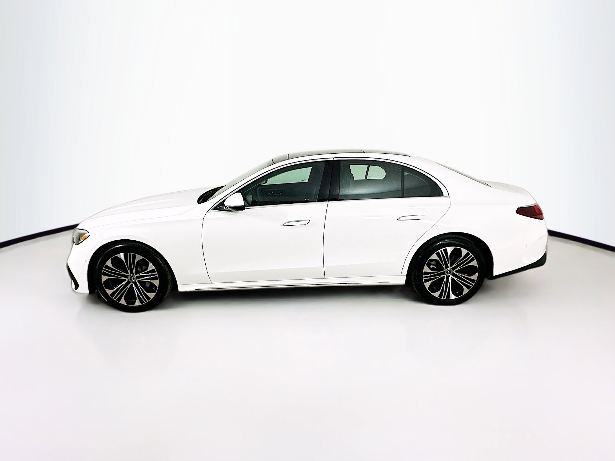 2025 Mercedes Benz E 350 4MATIC Sedan photo 4