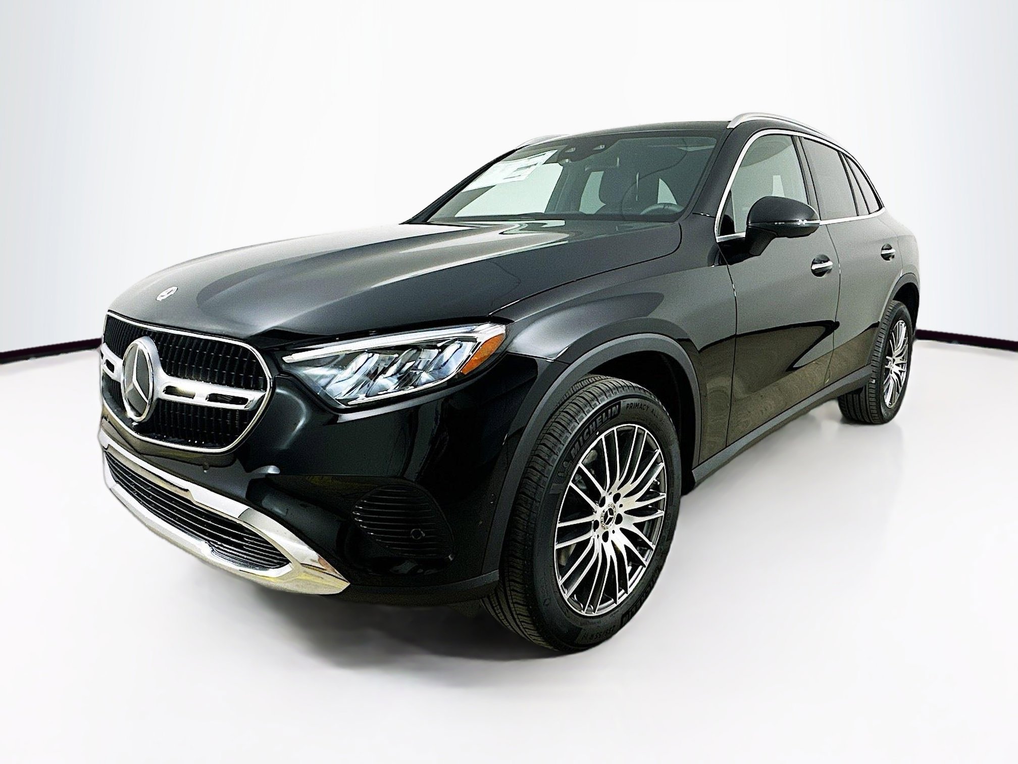2025 Mercedes Benz GLC 300 4MATIC photo 3