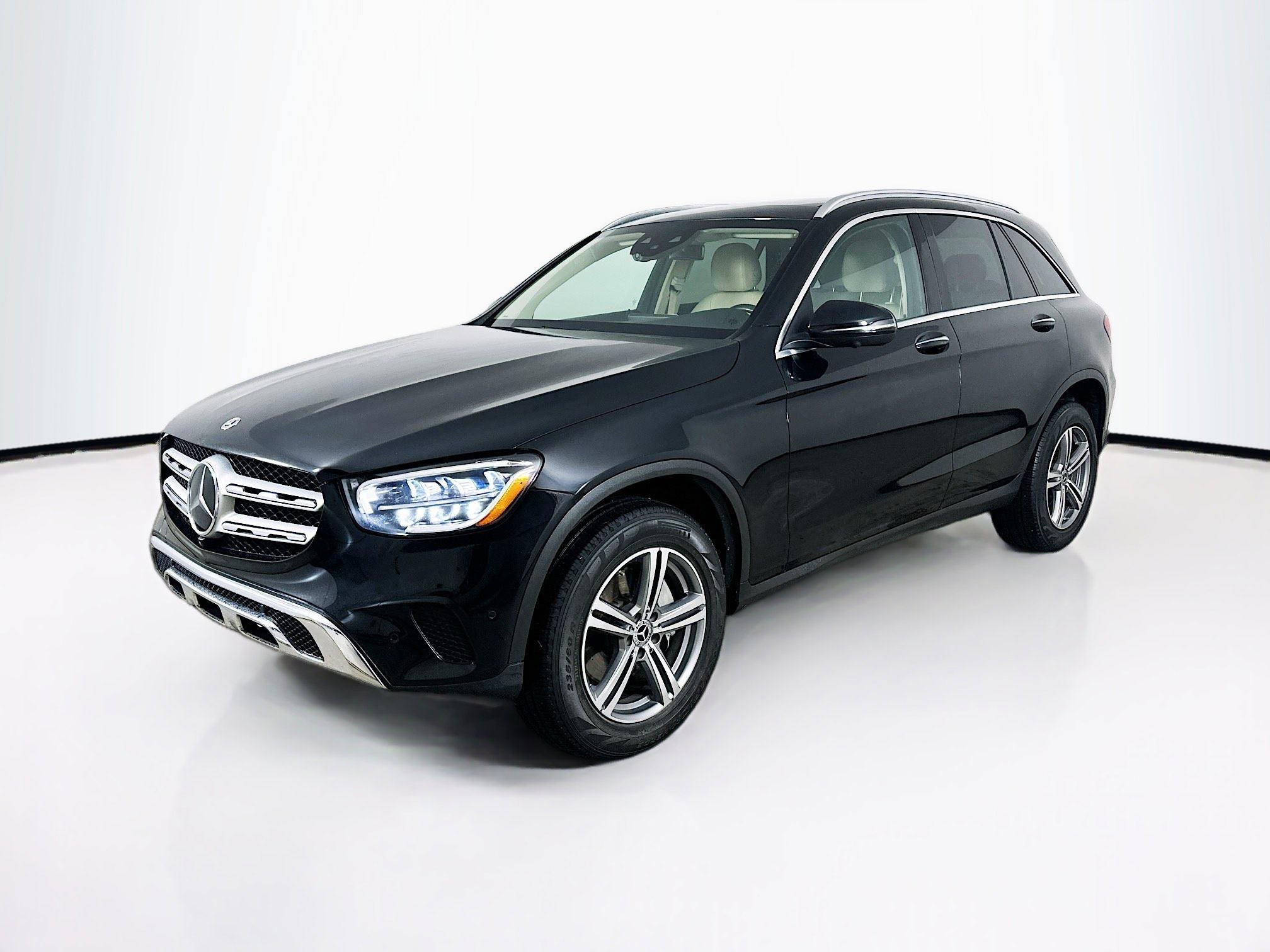 2022 Mercedes-Benz GLC GLC300's photo