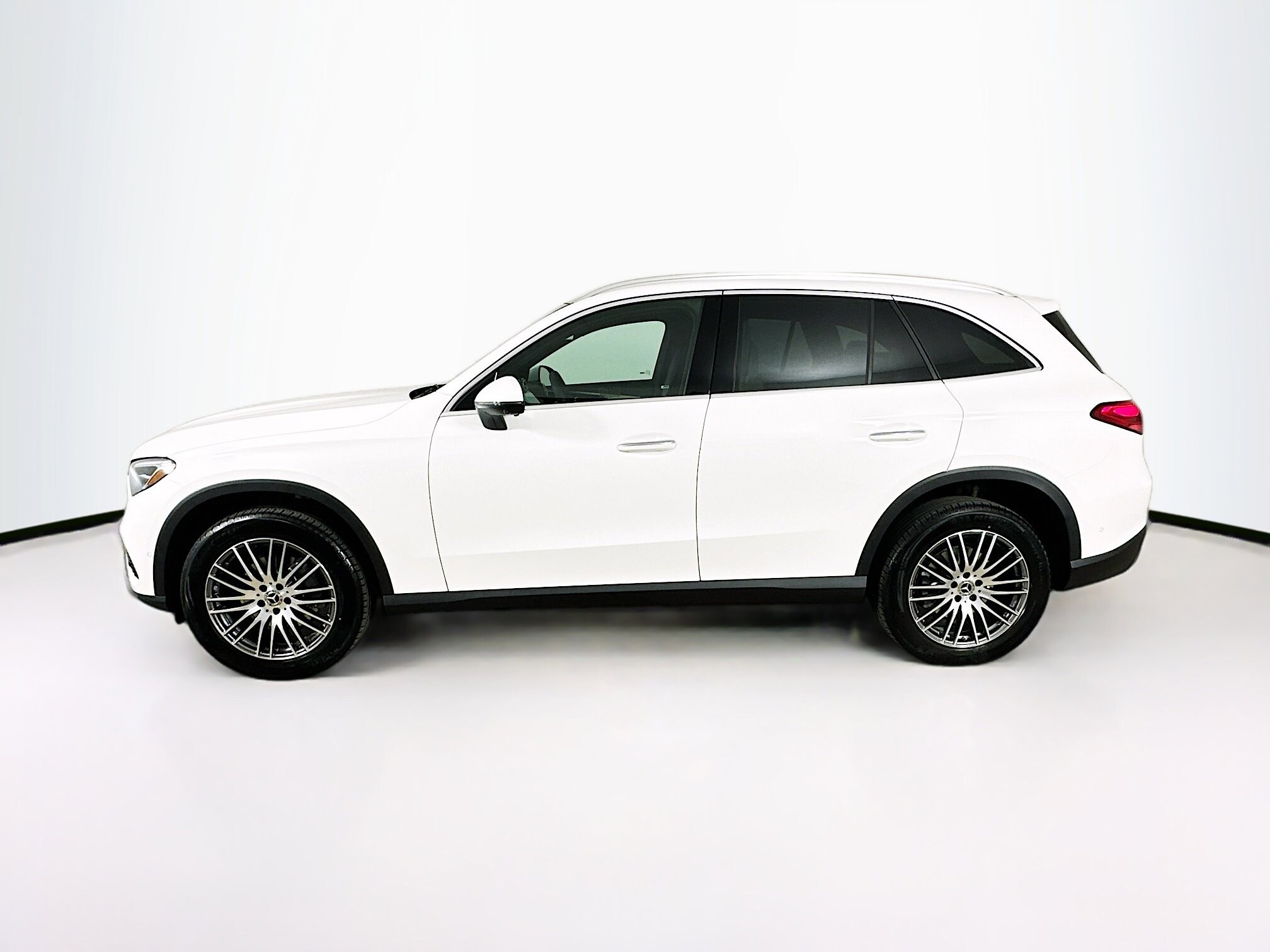 2026 Mercedes Benz GLC 300 4MATIC photo 4