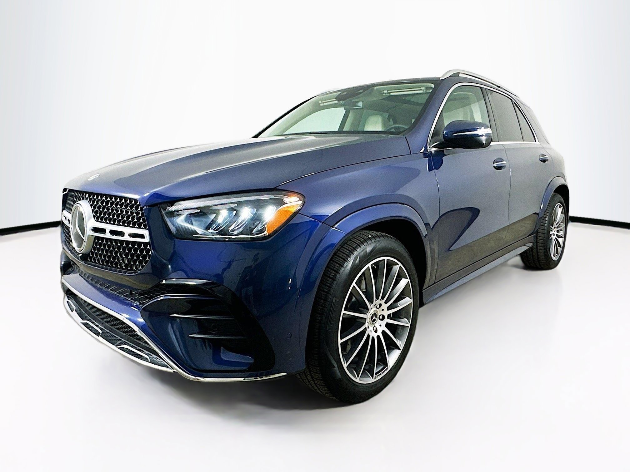 2025 Mercedes Benz GLE 350 4MATIC photo 3