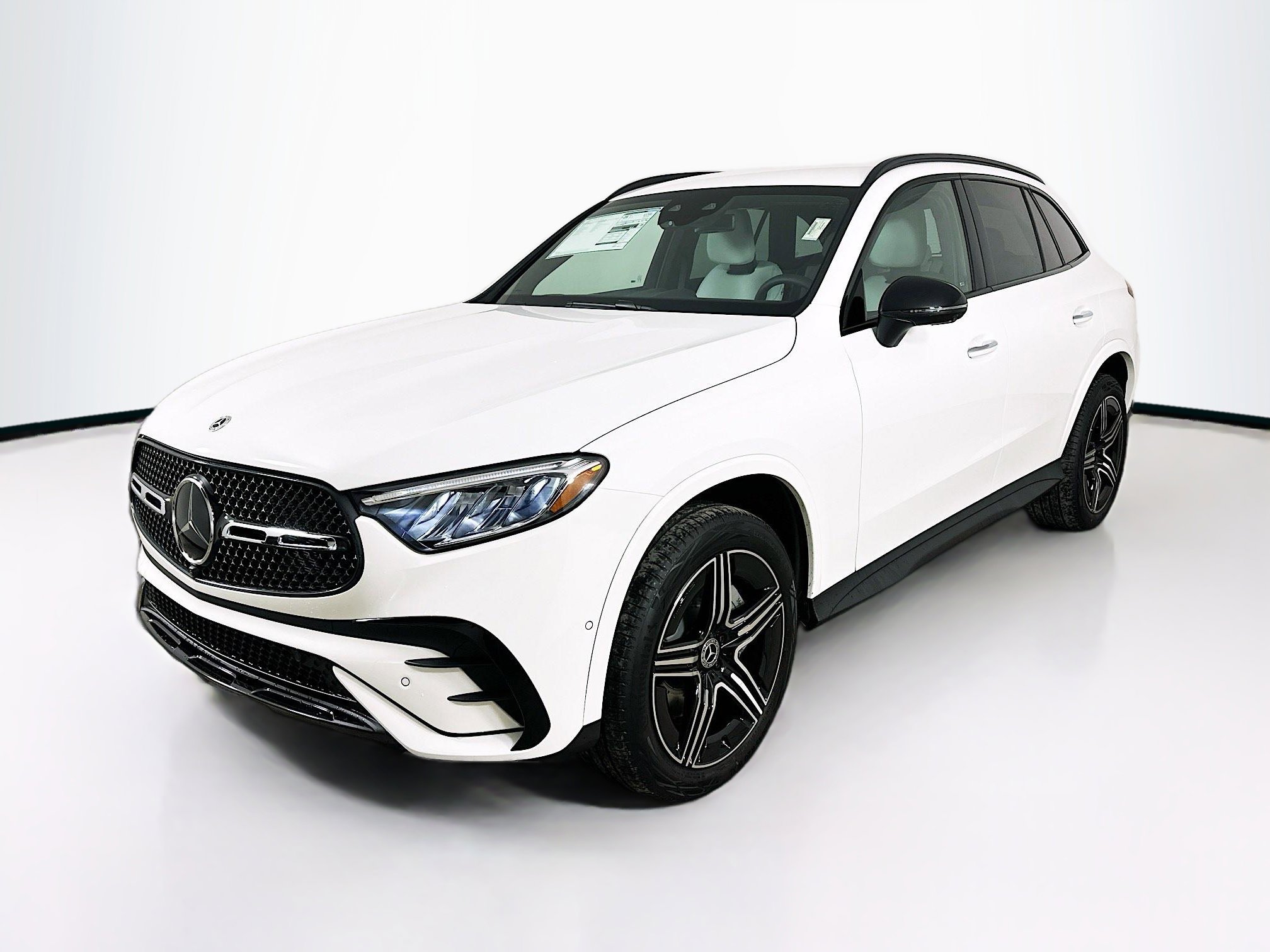2026 Mercedes-Benz GLC Base's photo