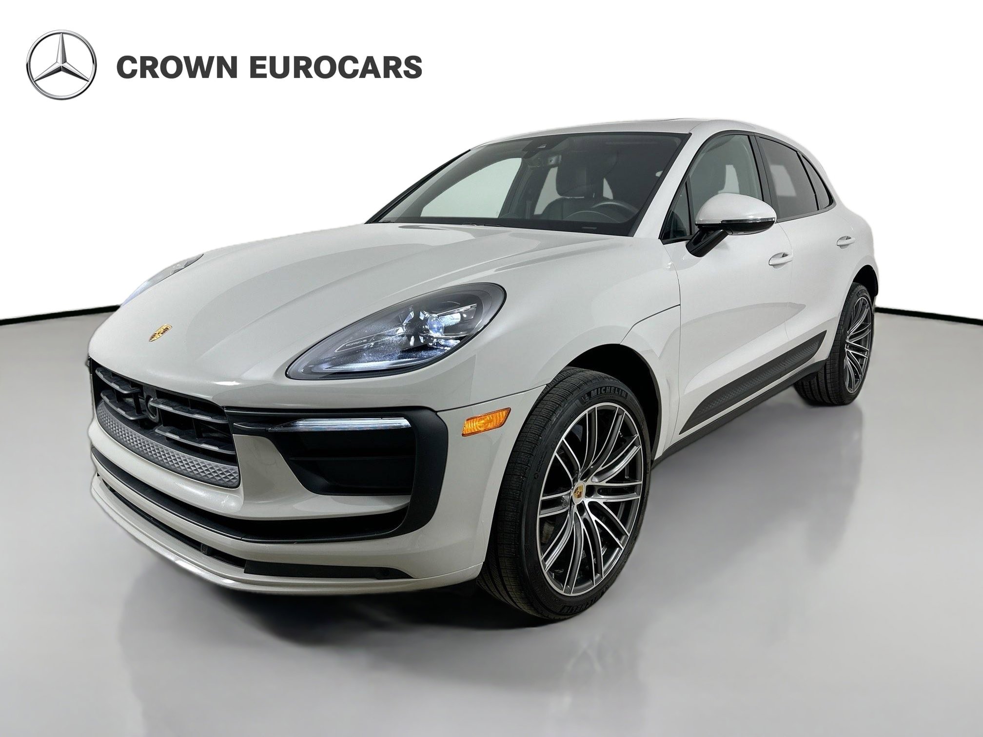 2023 Porsche Macan -'s photo
